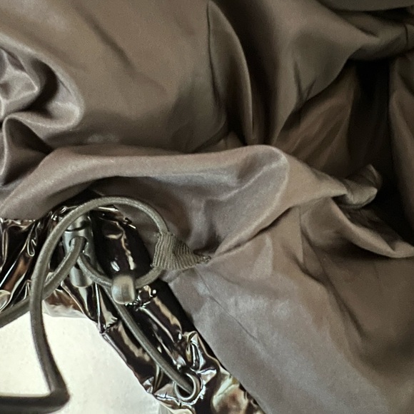 NEW WITH TAGS
NOIZE
Coco Cropped Glossy Puffer Jacket *NWT* - Picture 6 of 14